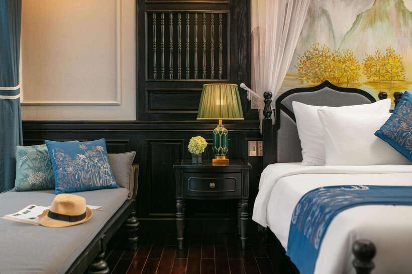 2-Day: Halong Lan Ha Bay 5 Stars Cruises w/Balcony & Bathtub - Food and Onboard Life: Included Meals, Plus Optional Extras