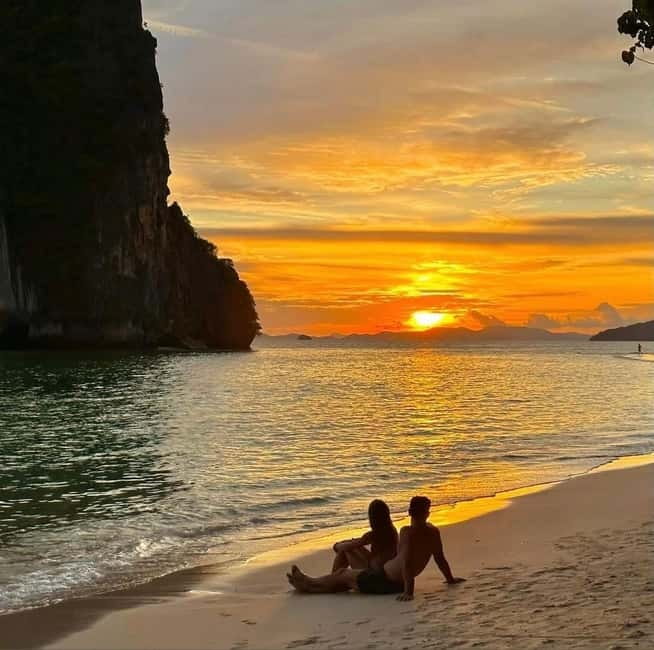 3-Day Discover the most stunning Cat Ba Island - Lan Ha Bay - Lan Ha Bay at Night: Bioluminescent Kayaking and Viet Hai Village