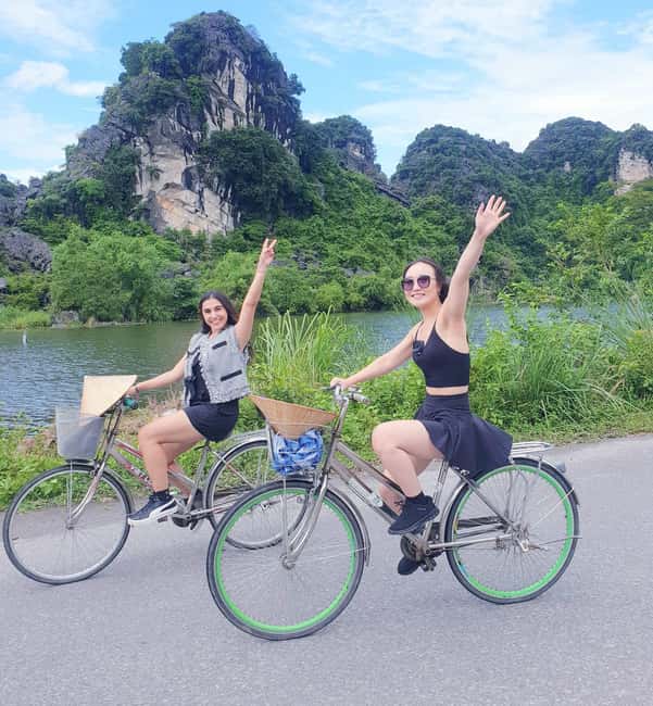 3-Day: Ha Long–Lan Ha Bay & Ninh Binh 5 Stars Cruise - Day 2: Ao Ech kayaking or Cat Ba caves, then fast transfer to Ninh Binh