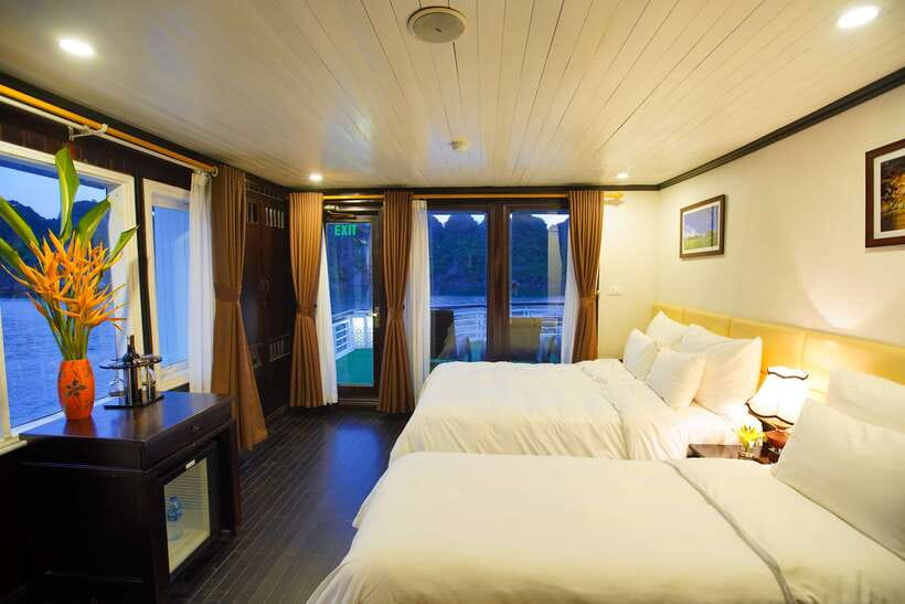 4-star Halong Paloma Cruise 2D1N Trip - Day 1 in Bai Tu Long Bay: caves, a swim, and a sunset party