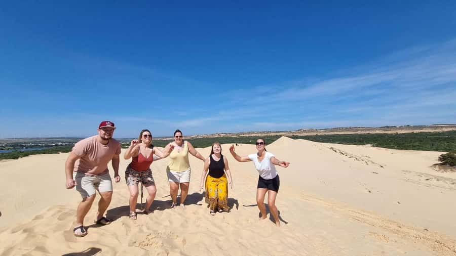 5-hour Sunrise or Sunset Jeep Tour from Mui Ne Beach Town - What the group experience feels like (and why small groups matter)
