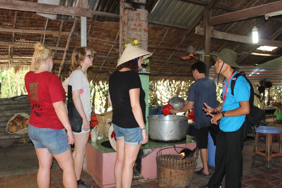 A Day Tour to Cu Chi Tunnels and Mekong Delta - Don ca tai tu: why the music stop is more than entertainment