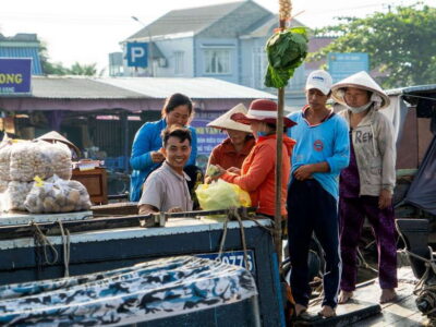 Can Tho: Explore Mekong, Floating Market, Cacao & Local Life - Cai Rang floating market breakfast: noodles, river bargains, and people at work