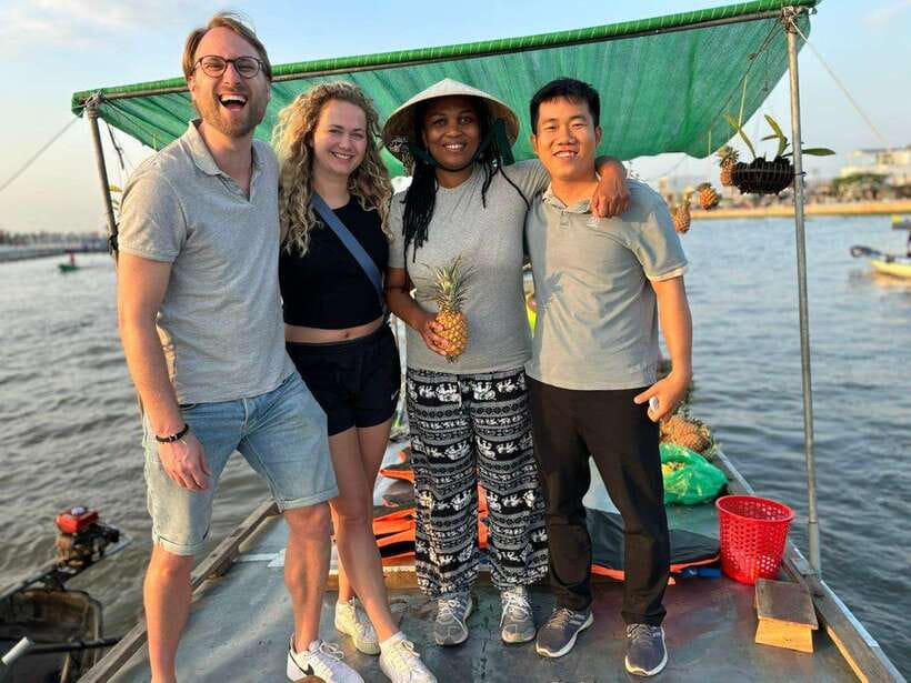 Can Tho: Floating Market, Canal, Cacao Farm & Mekong' Life - A 5:45 AM start with sunrise in Can Tho