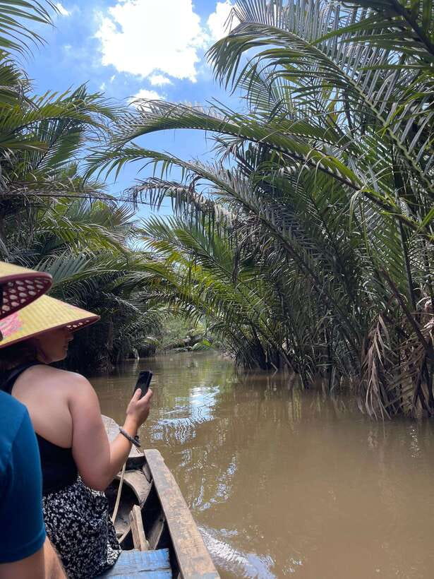 Can Tho: Floating Market, Canal, Cacao Farm & Mekong' Life - Cai Rang Floating Market, up close from a small boat