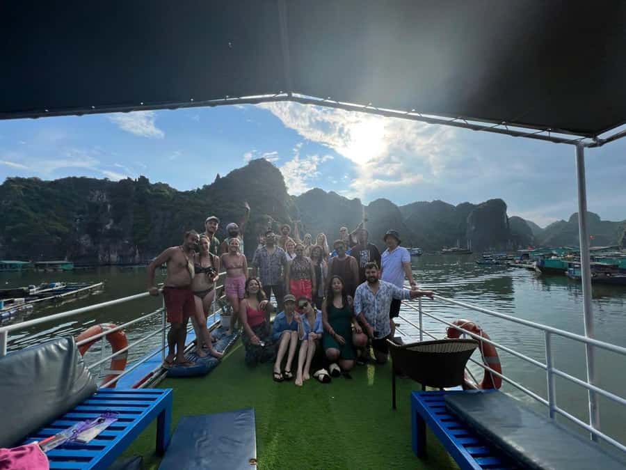 Cat Ba: Night Kayaking with Glowing Plankton - Dinner at a traditional local restaurant (and why timing helps)