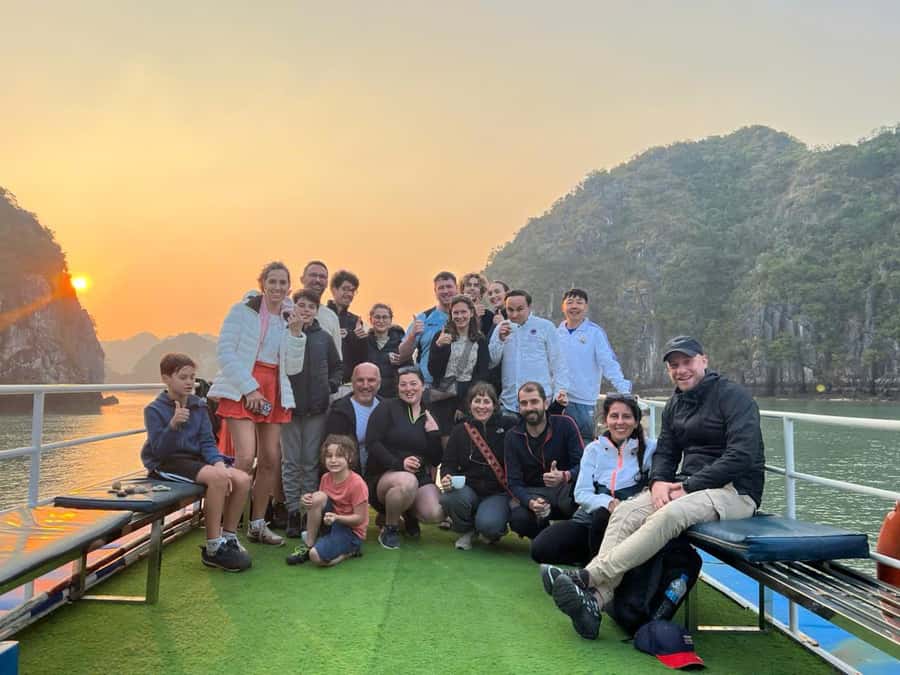Cat Ba: Night Kayaking with Glowing Plankton - From hotel pickup to Cai Beo floating village cruising