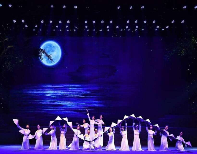 Charming Da Nang Show: Culture, History, Art Vietnamese Show - The Opening Cham-pa Dance: Where the Story Starts