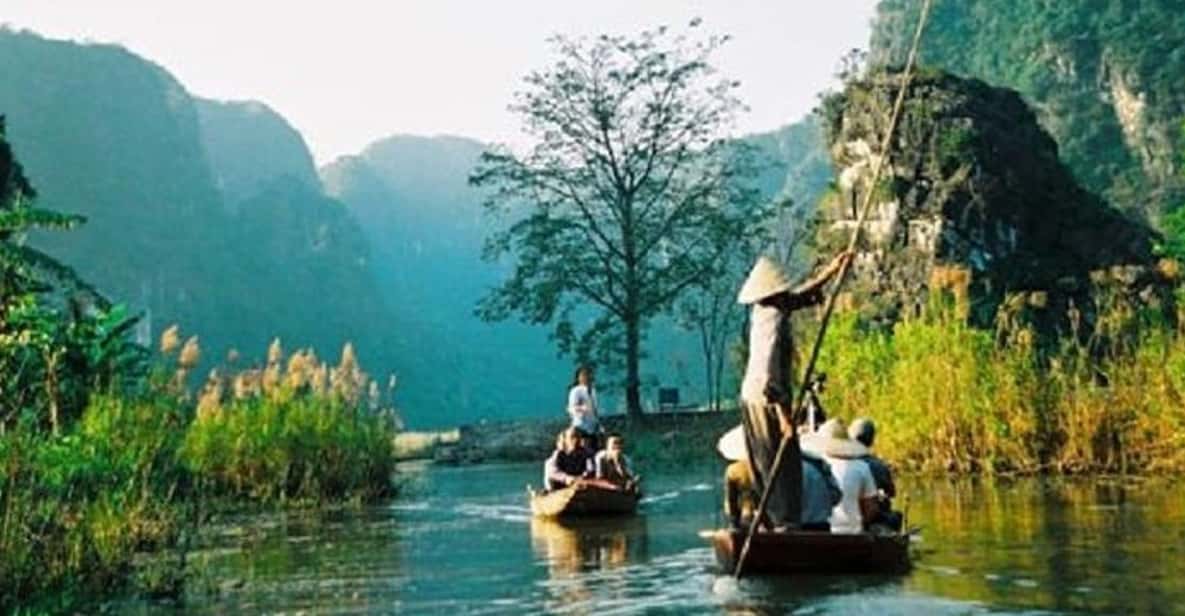 CUC PHUONG NATIONAL PARK - VAN LONG DAI LY TOUR DAY TRIP - Lunch in Ninh Binh Country: Fuel Before the Wetlands