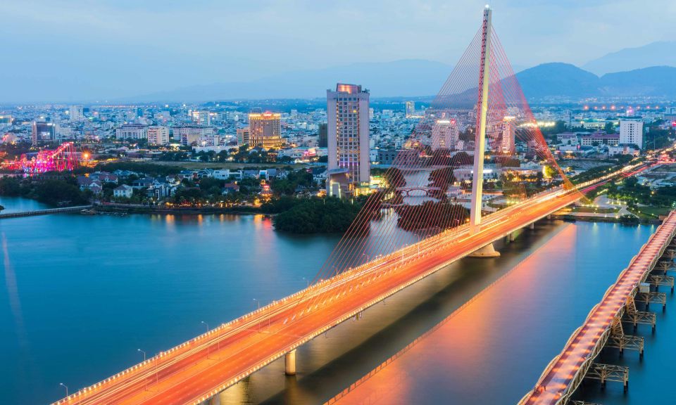 Da Nang: 5-Hour Guided Night Tour - Dragon Bridge photo stop: the 200-meter dragon experience