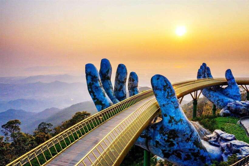 Da Nang: Bana Hills Full-Day Experience with Buffet Lunch - Ba Na Hills Cable Car: the ascent that sets the tone