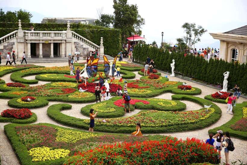Da Nang: Bana Hills Full-Day Experience with Buffet Lunch - French Village, gardens, and Linh Ung pagoda: the scenic bonus time