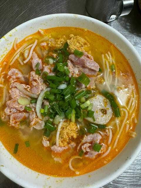Da Nang City Street Food Tour With Live Music Tien Sa Show - Tien Sa Show at Trung Vuong Theater: the 60-minute finale you should plan for
