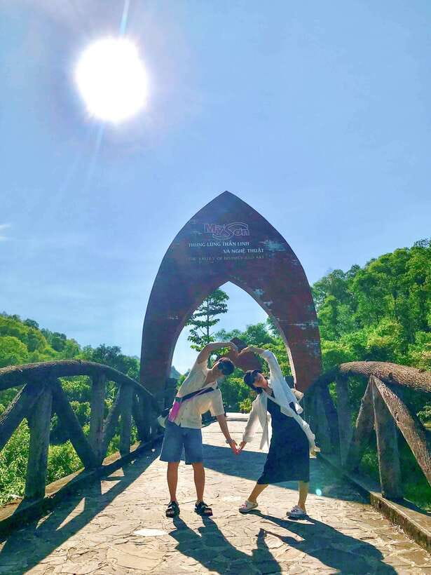 Da Nang: Full-day My Son Sanctuary And Hoi An Heritage Tour - The lunch reset in Hoi An: fuel before the old-town walking starts