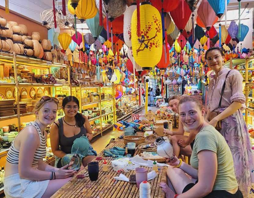 Da Nang/Hoi An: Lantern Making Workshop and Basket Boat Ride - Learning to paddle, then racing: why this part feels different