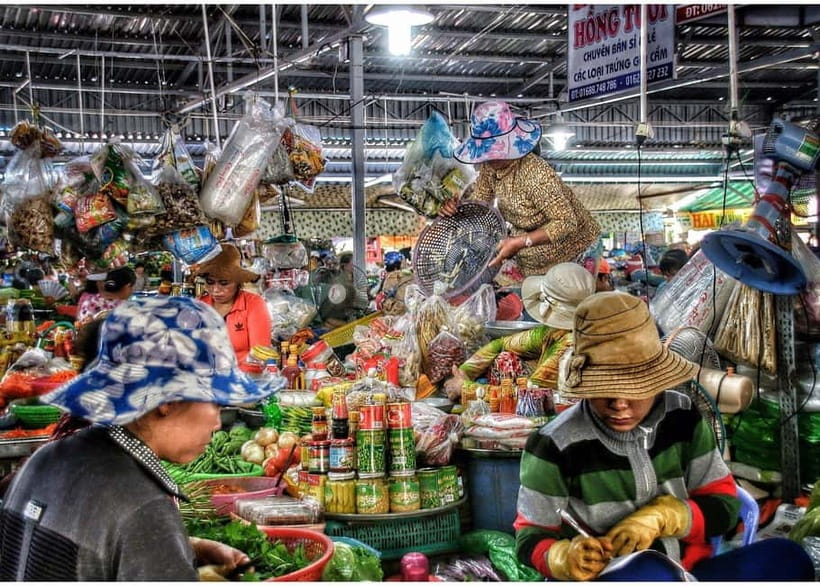 Da Nang/Hoi An: Market Tour, Basket Boat Ride, Cooking Class - The cooking class kitchen: how instruction keeps beginners on track