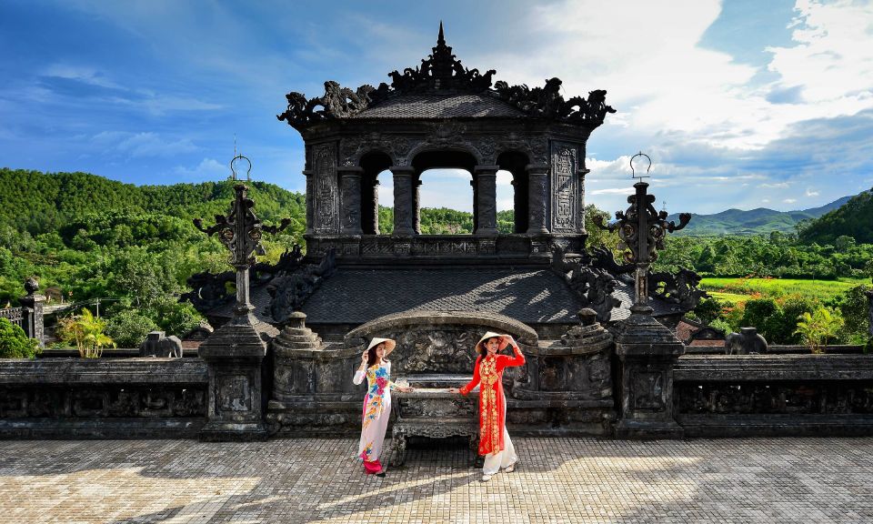 Da Nang: Hue Imperial City and Hai Van Pass Small Group Tour - Lunch break that keeps the day realistic