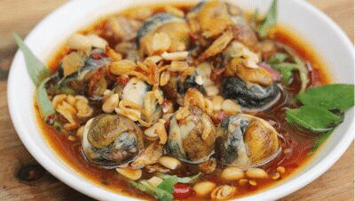 Da Nang: Local Street Food Walking Tour - 150 minutes on the move: what makes the walk feel manageable