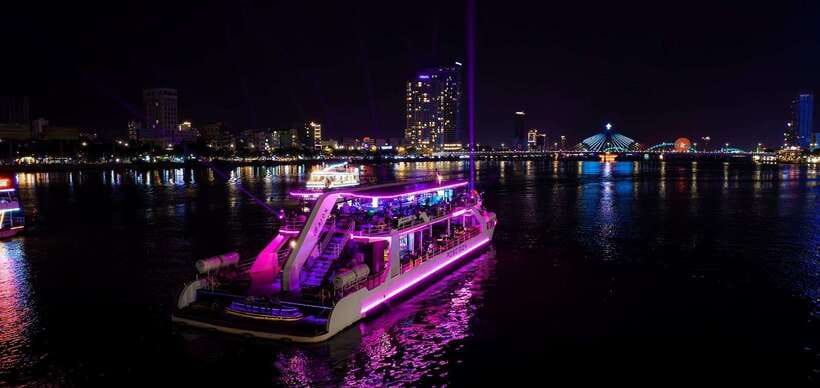 Da Nang: Poseidon Cruise with Dinner and Dragon Bridge Show - Dinner on board: the salmon and lobster set menu