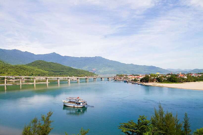 Da Nang : Private Car to Hue with Multi Sightseeing Stops - Lap An Lagoon: the laid-back coffee break near Hue