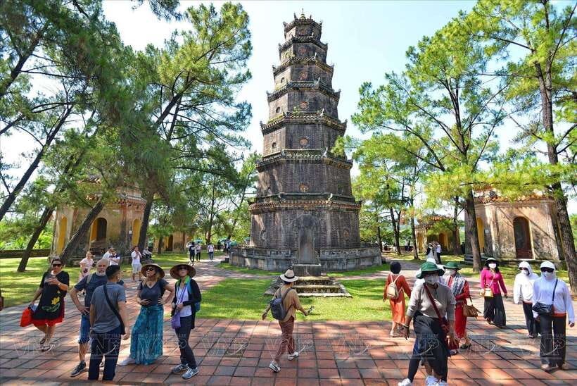 Da Nang : Private Day Trip to Imperial City - Hue - Hai Van Pass panoramas and coastal pauses before Hue
