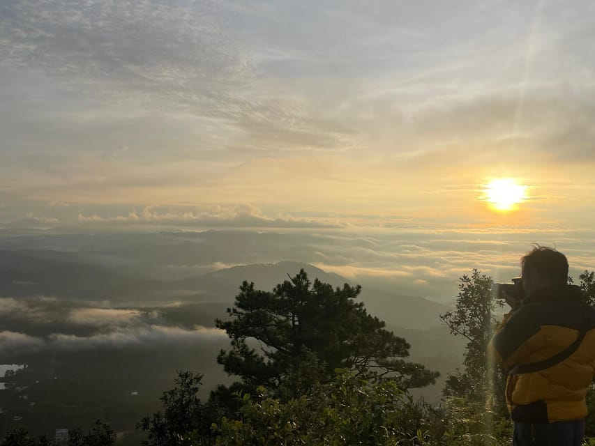 Dalat: Sunrise Trekking and Cloud Hunting experience - Breakfast with Hot Coffee: A Small Meal That Makes the Morning Better