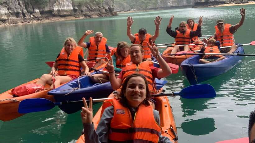 Đảo Cát Bà : 1Day Kayaking,Swimming,Cycling,Snorkeling,Lunch - A one-day mix: Lan Ha Bay caves, swimming, snorkeling, and Viet Hai cycling