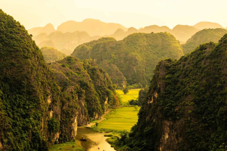 From Hanoi: 2-Day Ninh Binh Tour with Accommodation & Meals - A 2-day Ninh Binh loop that runs on good rhythm