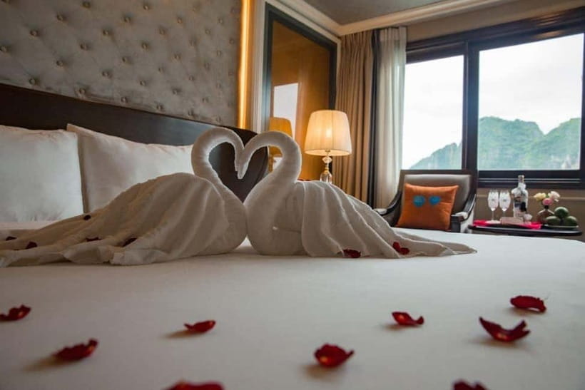 From Hanoi: 3 Day Halong Bay 5 Star Cruise - Ninh Binh Tour - Guides and coordination: when it actually makes a difference