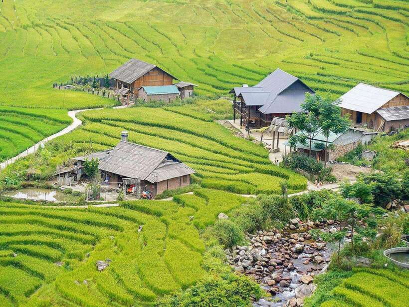 From Hanoi: 3-Day Sapa, Fansipan, Ninh Binh Tour with Meals - Sapa and Cat Cat: Village life plus the French-era power station trace