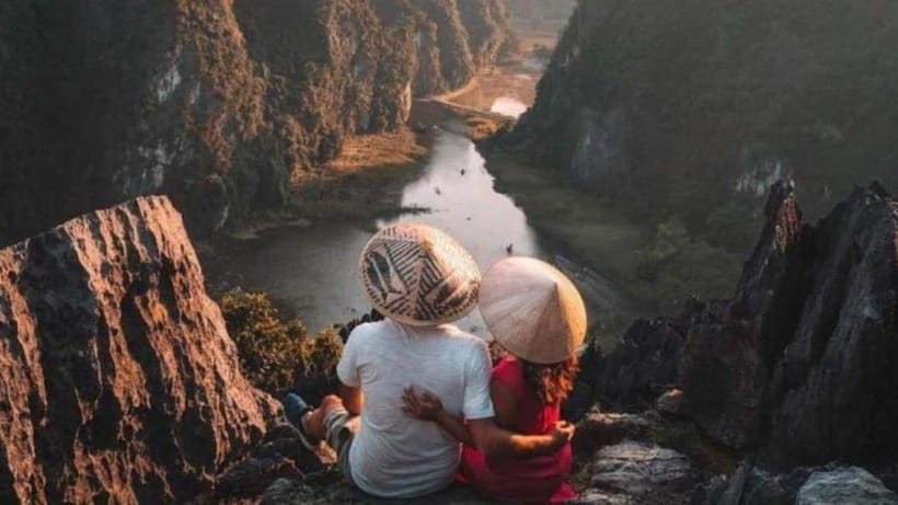From Hanoi : 4-day Ninh Binh-Halong Bay Cruise with Balcony - Day 1 From Hanoi to Hoa Lu, Trang An, and Mua Cave Views