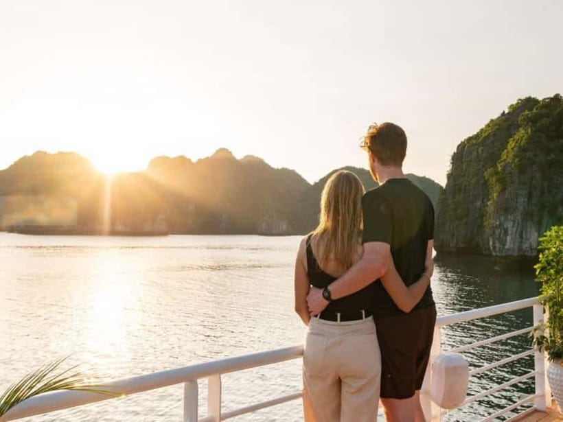 From Hanoi : 4-day Ninh Binh-Halong Bay Cruise with Balcony - What You Eat and What You Should Pack (So Cave Days Don’t Slow You Down)