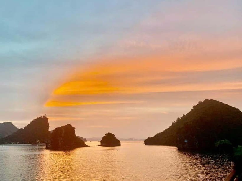 From Hanoi : 4-day Ninh Binh-Halong Bay Cruise with Balcony - The Best Parts People Rave About: Guides, Comfort, and Smart On-Water Timing