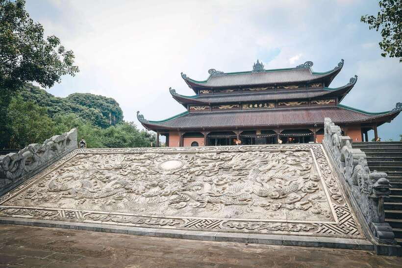 From Hanoi: Bai Dinh, Trang An Mua Cave - A Scenic Day Tour - Trang An boat ride: caves, karst, and slow moving time