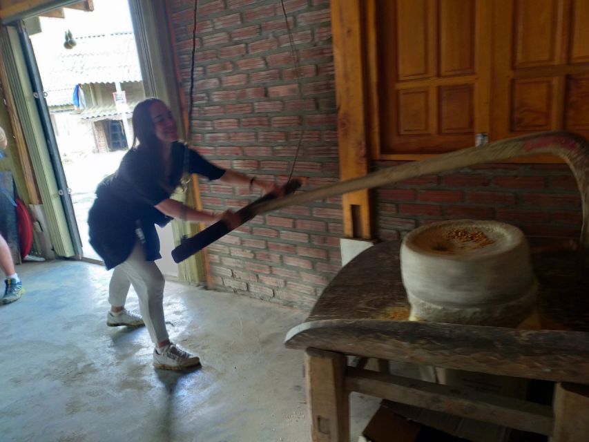 From Hanoi: Guided 2-Day Tour of Sa Pa with Lunch & Dinner - The practical stuff: what to bring (and what not to)