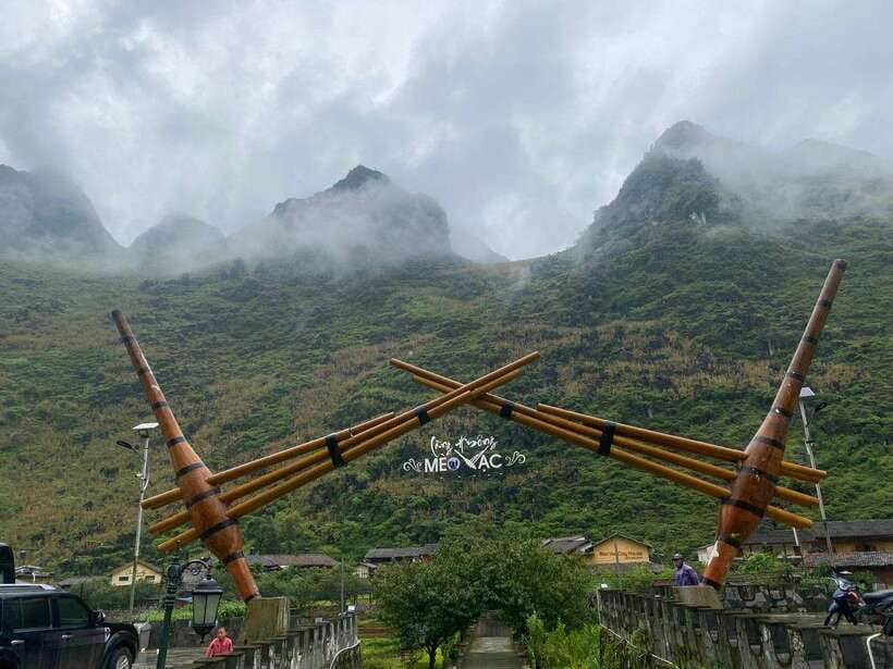 From Hanoi: Ha Giang Loop 3-Day 2-Night Tour with Easy Rider - Day 2: Tham Ma Pass, Lung Cu northern milestone, and Ma Pi Leng drama