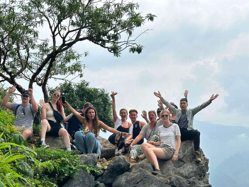 From Hanoi: Ha Giang Loop 3-Day Tour Self-Sriving/Easy Rider - Day 3: Hmong textiles, Nui Doi views, and the Sky Gate return