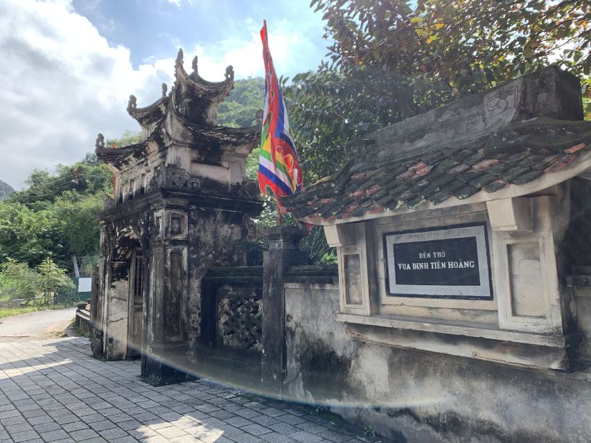 From Hanoi: Hoa Lu, Hang Mua Hike, Tam Coc Boat, and Lunch - What to expect in terms of comfort (and what might annoy you)