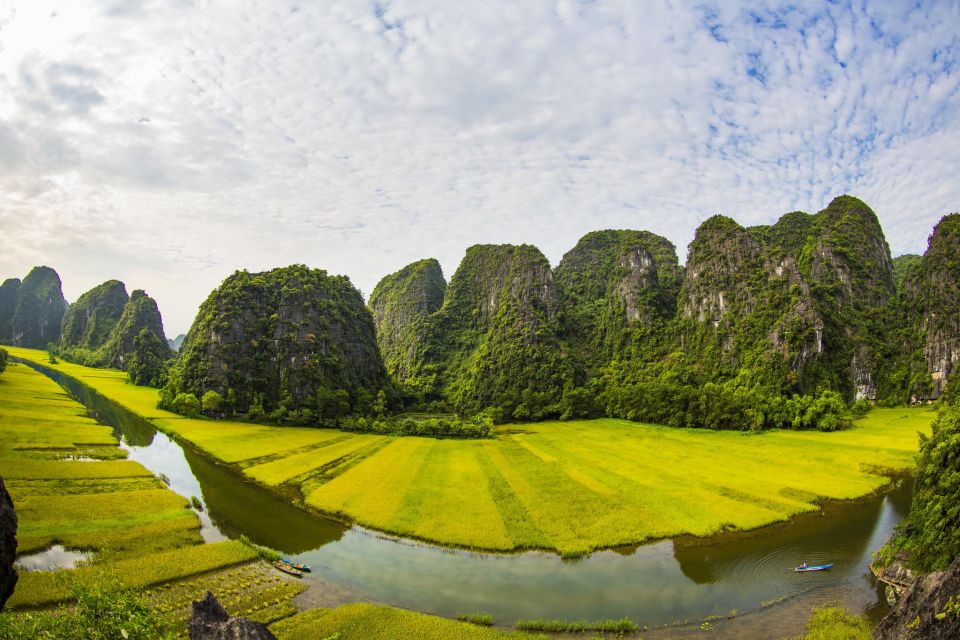 From Hanoi: Hoa Lu, Mua Cave and Tam Coc Full-Day Trip - Leaving Hanoi for Ninh Binh: a full day, run pretty smoothly