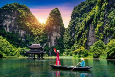 From Hanoi: Hoa Lu-Trang An-Mua Cave Luxury Trip w/Limousine - Trang An UNESCO Boat Ride: Tunnel Caves, UNESCO Status, and Skull Island Connections