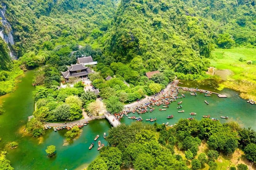 From Hanoi: Ninh Binh Boat Ride, Mua Cave Hike, Temple Visit - Transport and group size: shared, VIP, or private comfort