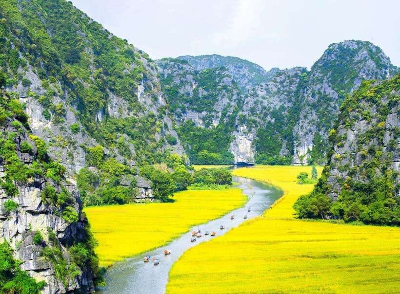 From Hanoi: Ninh Binh- Hoa Lu-Tam Coc- Mua Cave- Highlight - Hoa Lu temples: ancient capital stop with a guide-led start