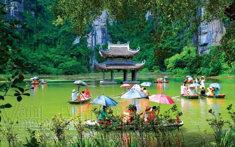 From Hanoi/NinhBinh: HoaLu-Bai Din- TrangAn- MuaCave-BichDon - Bai Dinh Pagoda: the big-scale Southeast Asia temple moment