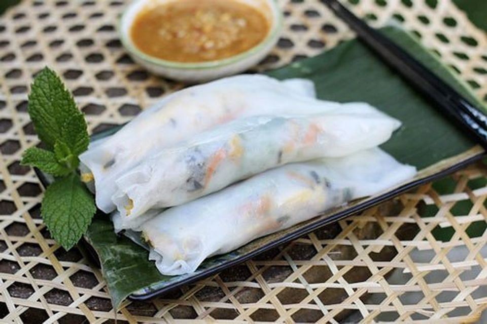 From Hanoi: Old Quarter Vegetarian Food Tour - Walking the Hanoi Old Quarter with a vegetarian food route