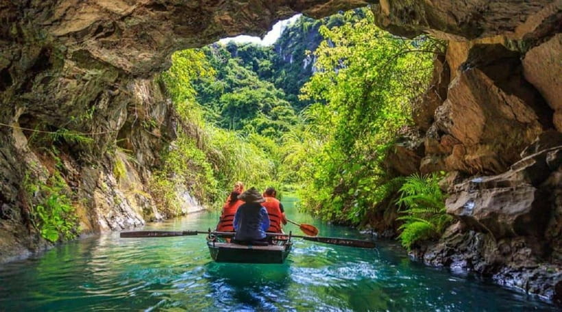 From Hanoi: Trang An, Hoa Lu & Mua Cave Full-Day Luxury Tour - What to pack so the day feels smooth