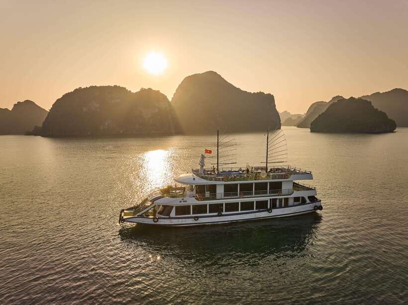 Hanoi: Halong Bay Cruise, Amazing Cave, Titov Island & Kayak - Price and value at around $42: what you get for your money