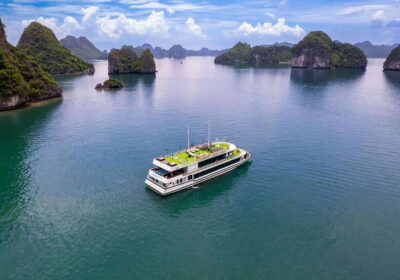 Hanoi: Halong Bay Cruise, Amazing Cave, Titov Island & Kayak - The cruise plan: how lunch, caves, and island time fit together