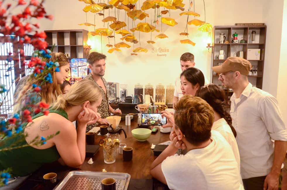 Hanoi: Taste Fresh Lotus Tea Ceremony & Untold Stories - Floating cakes pairing: when tea meets Hanoi snack logic